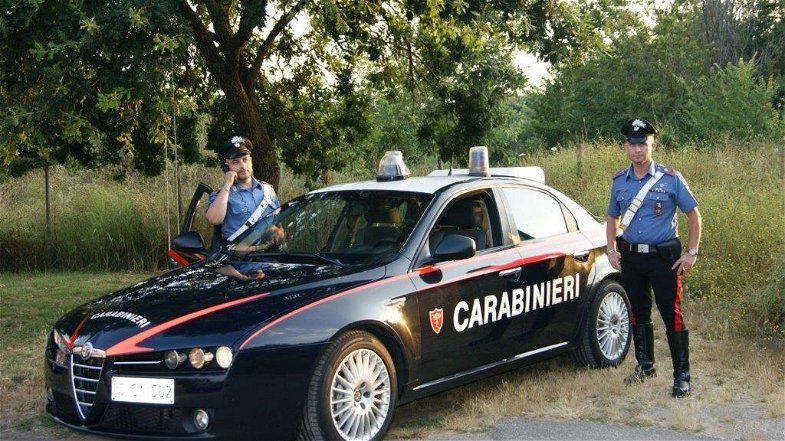 Evade dai domiciliari per buttare la spazzatura: arrestato dai Carabinieri di Corigliano