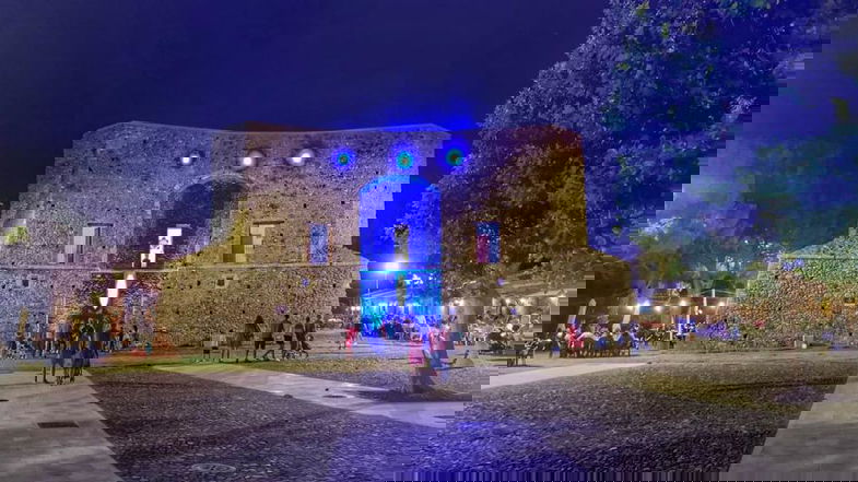 Corigliano Rossano, bilancio positivo per la mostra d'arte della LNI alla Torre Sant'Angelo