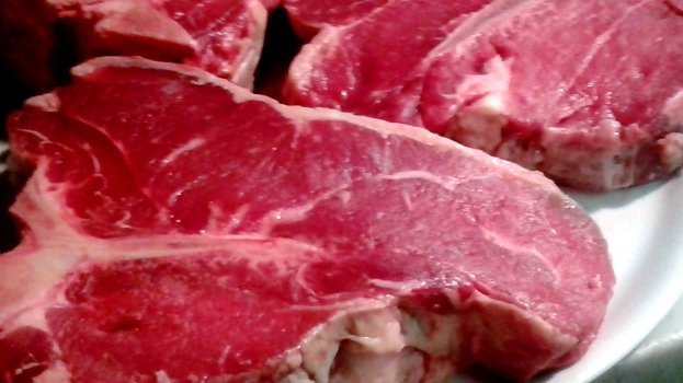 Slow food Pollino Arberia: la bistecca inquina (molto) più della plastica, ma non vogliamo sentircelo dire