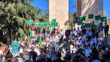 Migliaia di penne nere invadono Cosenza