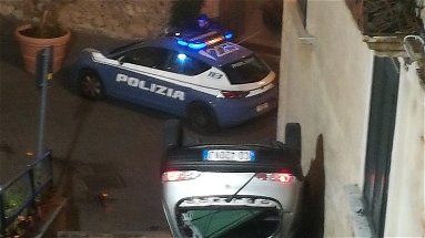 Rocambolesco incidente nel centro storico di Rossano - FOTO