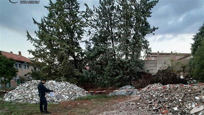 Luzzi – Sequestrati i rifiuti da demolizione provenienti dai lavori di ristrutturazione della scuola in disuso.