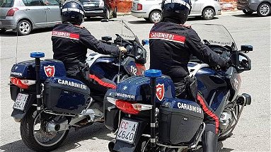 Sorpreso a vendere stupefacenti, 19enne arrestato dai Carabinieri