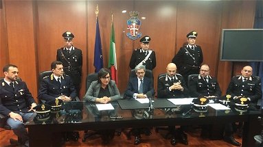 Cosenza, Carabinieri: eseguite 4 misure cautelari nei confronti di un gruppo criminale dediti alle truffe on-line