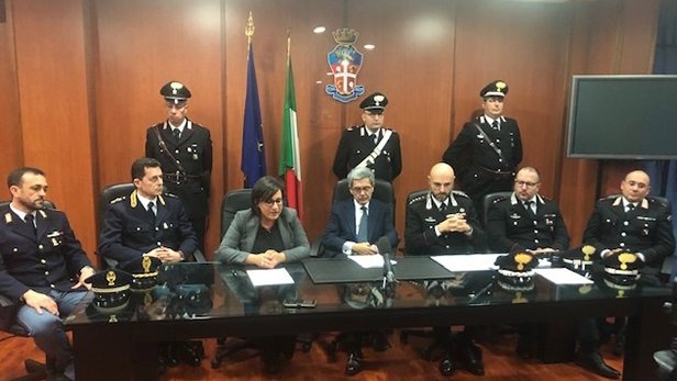 Cosenza, Carabinieri: eseguite 4 misure cautelari nei confronti di un gruppo criminale dediti alle truffe on-line