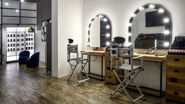 Le Petit Salon: a Corigliano Rossano,il primo Make Up Center