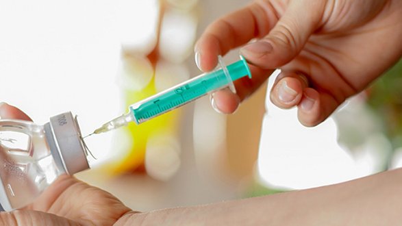 Coronavirus, le potenze mondiali a lavoro per elaborare il vaccino. Pronto in estate?