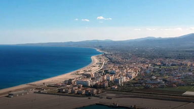 Stop alla gita domenicale al mare. Stasi impone divieto di transito su tutto il litorale