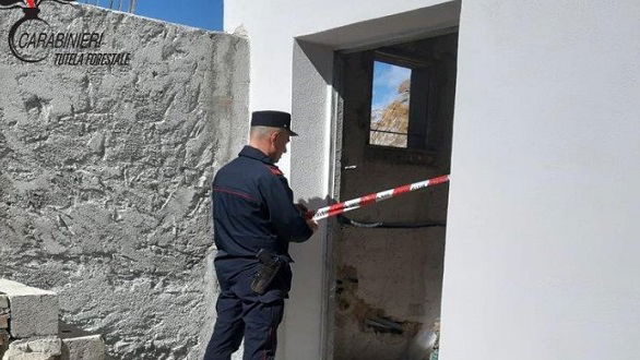 Lavori abusivi, posto sotto sequestro manufatto a Corigliano Rossano