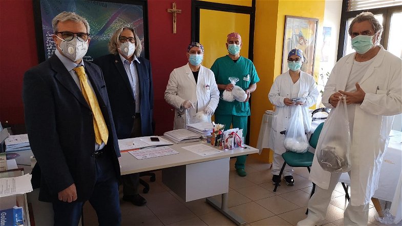 Rotary Club Corigliano Rossano Sybaris dona 300 mascherine allo Spoke