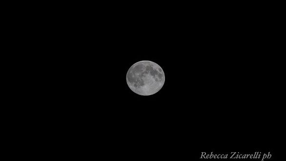 La Super Luna splende nel cielo di Corigliano Rossano