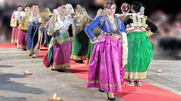 Vaccarizzo: 30 mila euro per la Rassegna dei Costumi Arbëreshë