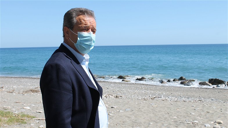 A Crosia al vaglio misure anti-contagio in spiaggia. Sabato riapre il lungomare