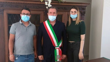 Crosia, il sindaco Russo conferisce la cittadinanza a due fratelli di nazionalità albanese