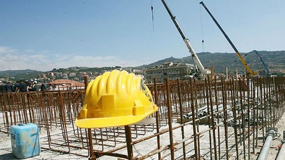 Coronavirus, Fillea: «In Calabria il 70% dei lavoratori edili in Cig»