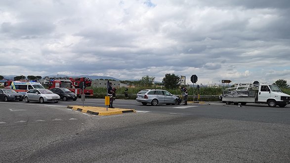 Incidente sulla SS 106 all'altezza della zona industriale di Corigliano
