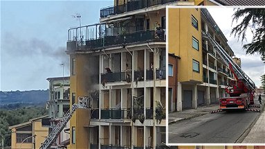 Corigliano-Rossano, a fuoco un appartamento in via Manzoni