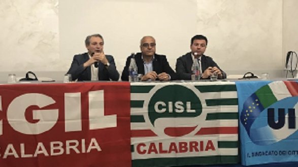 Cgil, Cisl e Uil Calabria scrivono ai Sindaci sull’emergenza sanità