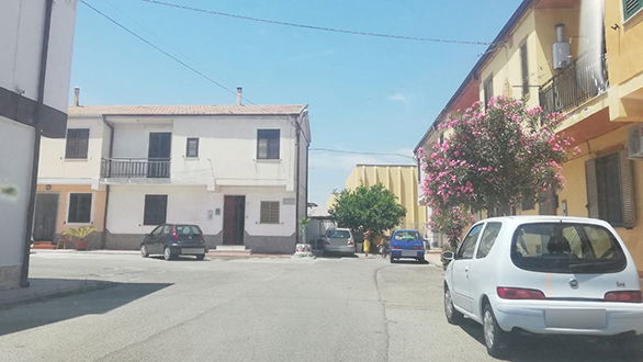 Precipita dal balcone, bambino trasferito d'urgenza all'Annunziata