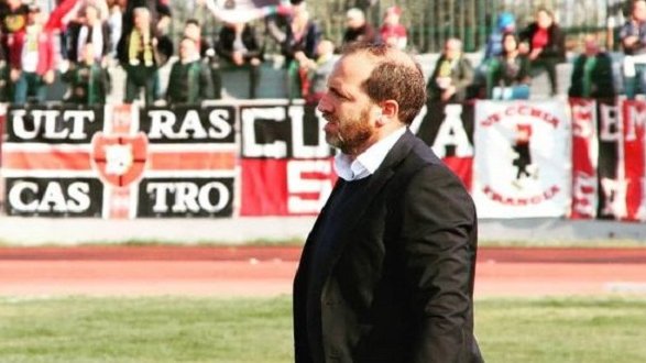L'allenatore Sasà Marra saluta il Castrovillari Calcio