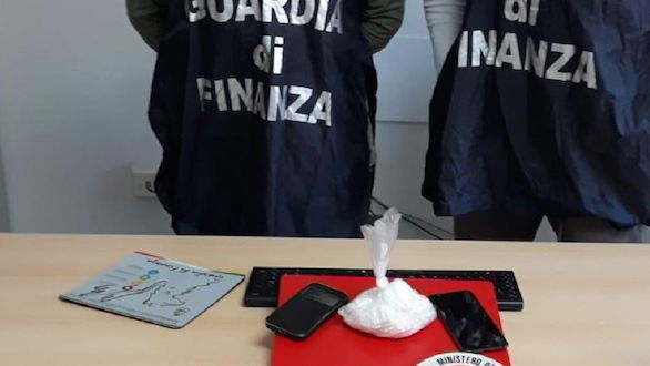 Detenzione di sostanze stupefacenti, arrestati