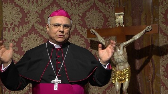 Il Presidente Jole Santelli formula gli auguri a Monsignor Bertolone