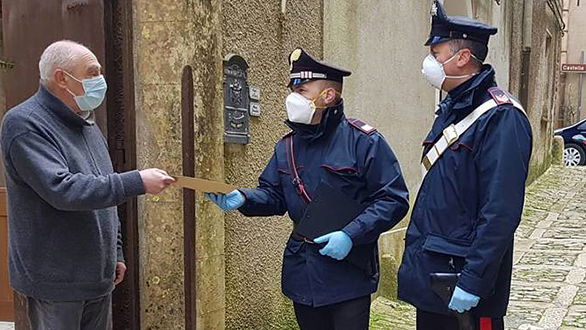 Norme anti-covid, gli ultra 75enni possono chiedere di ricevere la pensione a casa attraverso i Carabinieri