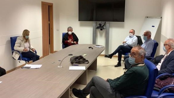 Covid, Spirlì incontra i primari di malattie infettive: «Nessuno senza cure»