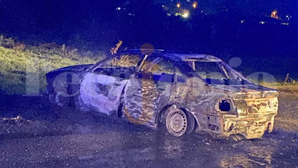 Corigliano-Rossano, nuovo incendio nella notte. A fuoco un'auto in località Boscarello