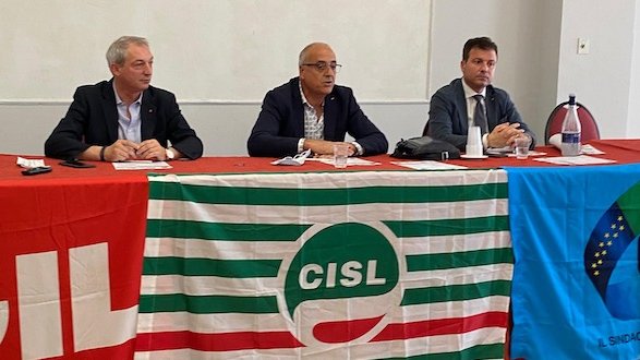 Cgil, Cisl, Uil Calabria: «Sanità fuori controllo. Governo azzeri e nomini immediatamente strutture necessarie»