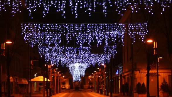 Emergenza Covid, Villapiana rinuncia alle luminarie natalizie: i soldi a famiglie bisognose