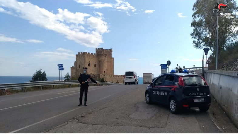 Con il camion pieno di rame e limoni rubati: arrestati