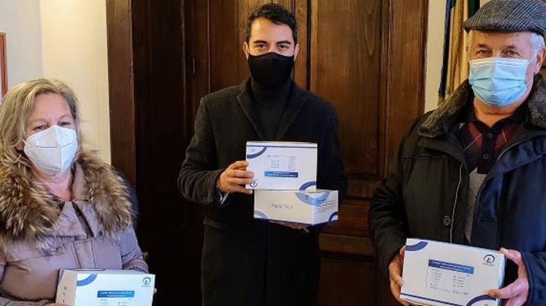 Castrovillari, l’associazione Sorgente della Pietà consegna al comune 100 tamponi