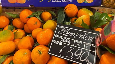 Clementine acquistate a prezzi da fame e rivendute come se fossero d'oro. Ecco il guadagno della grande distribuzione al Nord