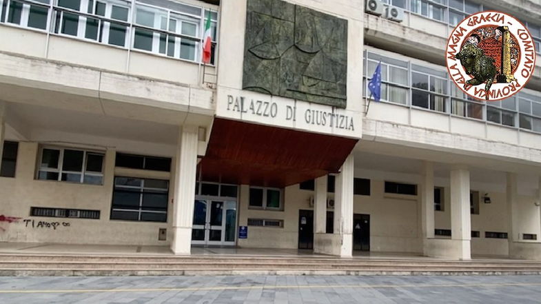 Tribunale, Comitato Magna Graecia: «Niente operazione verità. Nessuno mai renderà giustizia»