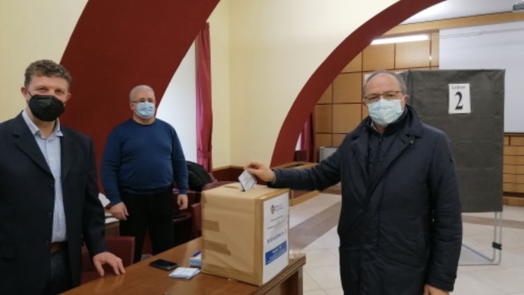 Elezioni Provincia di Cosenza: iniziate le operazioni di voto