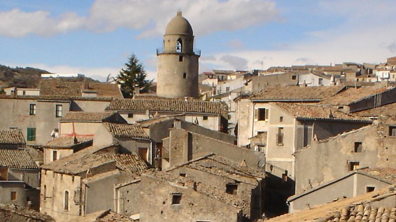 Emergenza Covid, a Campana il sindaco chiude una classe: studenti positivi