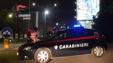 Cosenza, 41enne picchia la madre per estorcerle denaro: arrestato