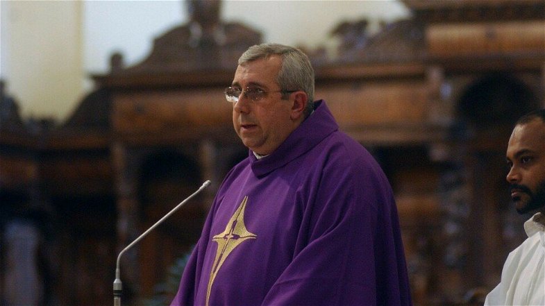 Covid, ricoverato all'ospedale di Bari l'arcivescovo Satriano