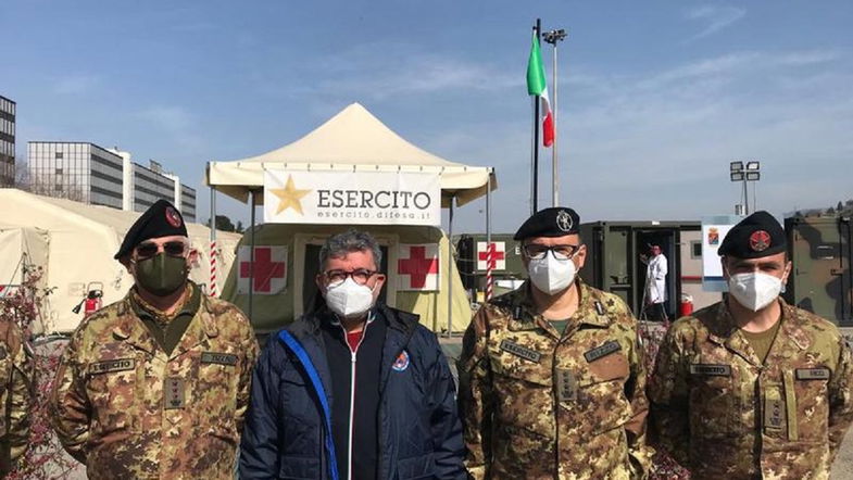 Spirlì in visita al presidio della difesa di Cosenza