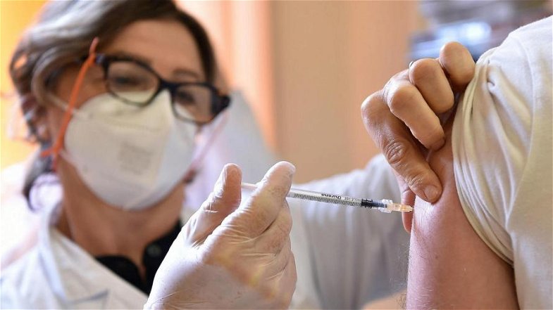 Vaccini, grave denuncia dei Sindaci dell’Arberia