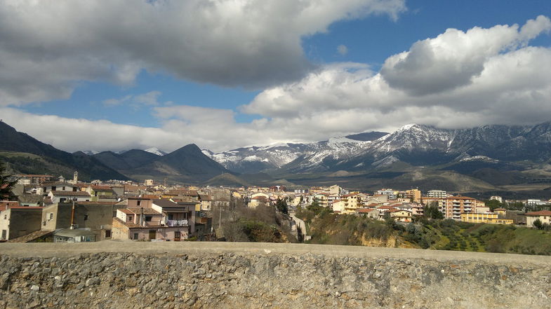 Castrovillari, Covid: Al via le vaccinazioni per il personale scolastico dal 15 marzo, scuole chiuse dal 16 al 18