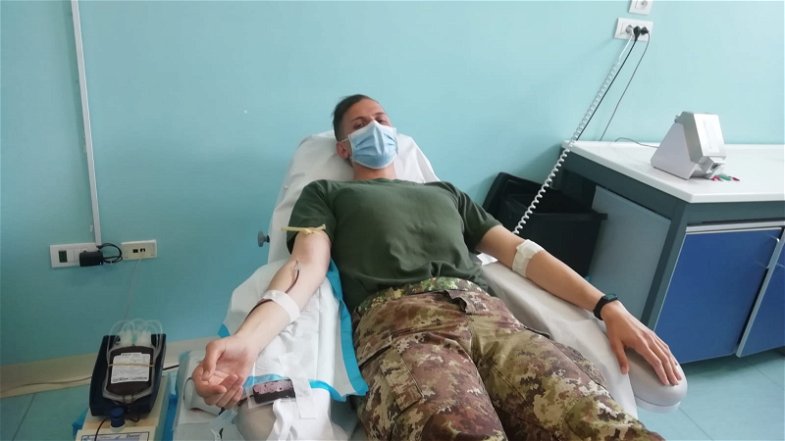 A Castrovillari i militari donano il sangue. Anche questo è l'Esercito italiano