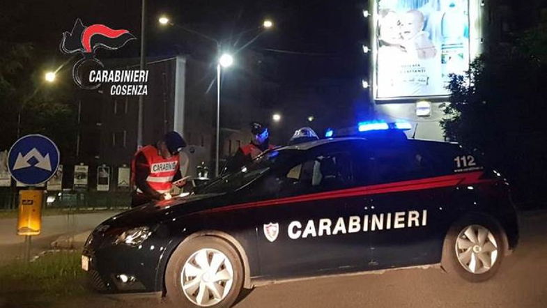 Cosenza, ristorante aperto dopo il coprifuoco: sanzionate 10 persone