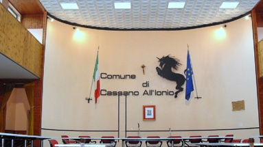 Cassano, convocato il consiglio comunale per il 26 marzo. Si parlerà anche di covid