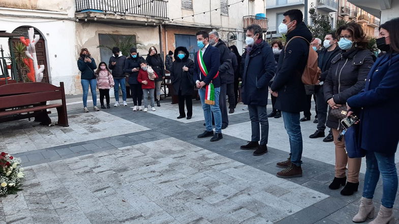 Corigliano-Rossano, Trigesimo morte Cosimo Marghella: consegnata targa commemorativa alla famiglia