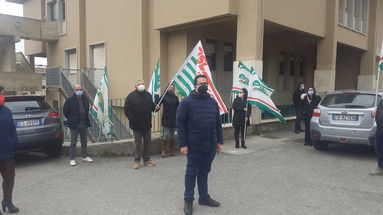 Vertenza Siarc, la protesta dei lavoratori. Ma l’azienda precisa: «Siamo in regola con i pagamenti»