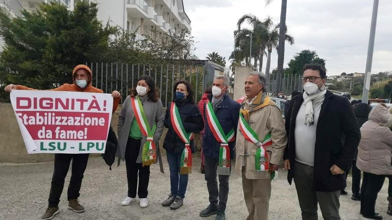 Amendolara, Sindaci dell’alto jonio sulla SS 106 al fianco dei lavoratori ex LSU-LPU
