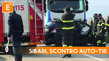 Incidente al bivio di Sibari, auto finisce contro un Tir