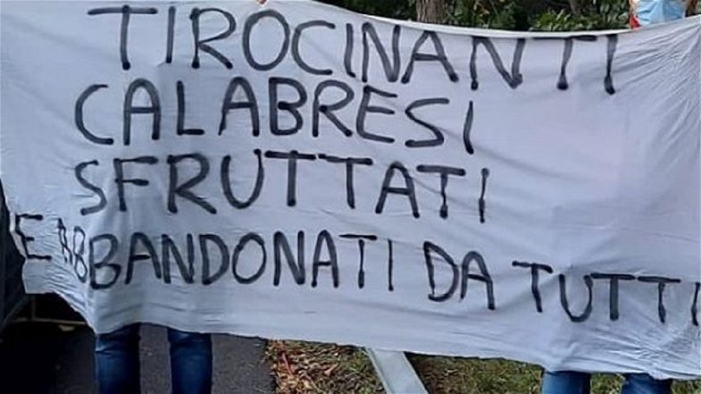 Corigliano-Rossano, lettera dei tirocinanti al Governo: «Noi siamo lavoratori in nero dello Stato»